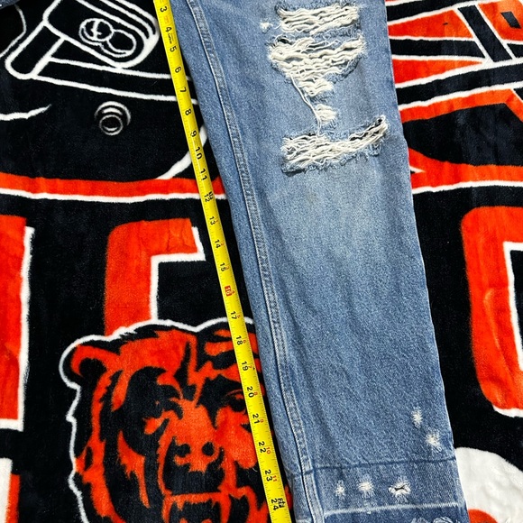 Abercrombie & Fitch Annie High Rise Girlfriend Jeans - Picture 3 of 4